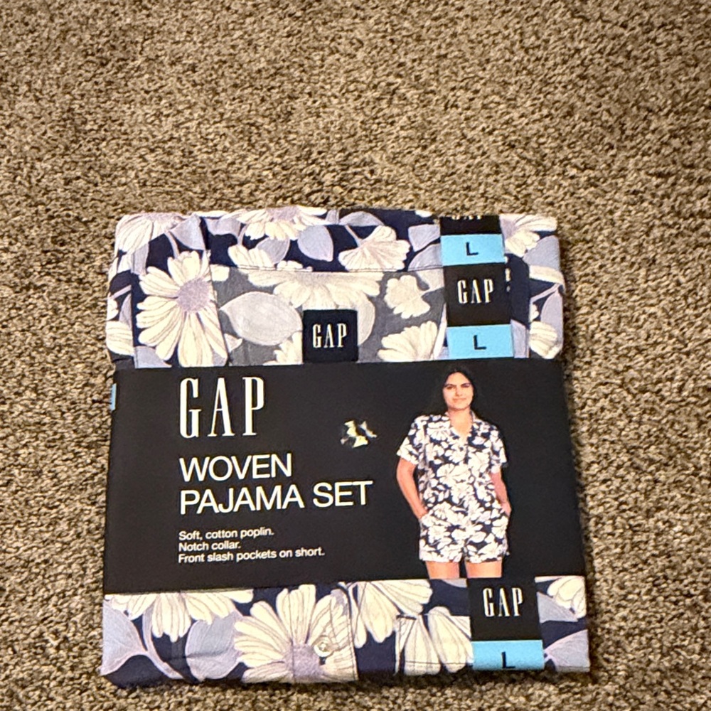 GAP Blue and White Floral Pajama Set